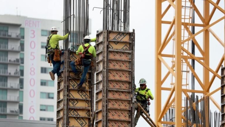 Construction begins to fall as megaprojects and manufacturing fail