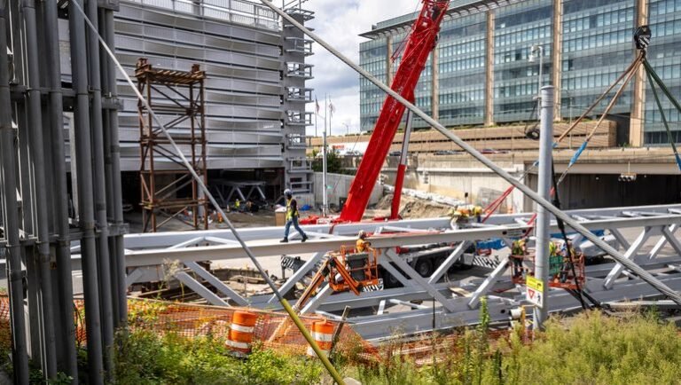 Public projects fuel growth in construction spending