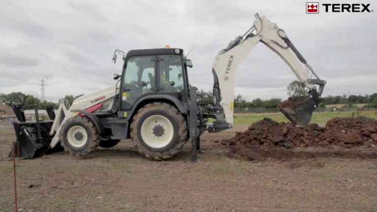 TEREX BACKHOE LOADER OPERATORS AREA WALKAROUND