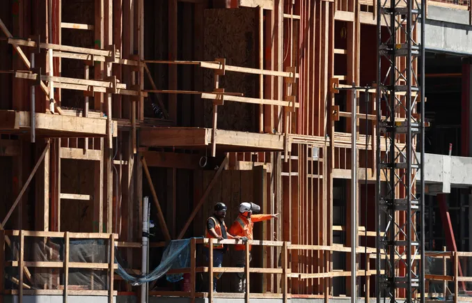 Project abandonments fall amid contractor optimism