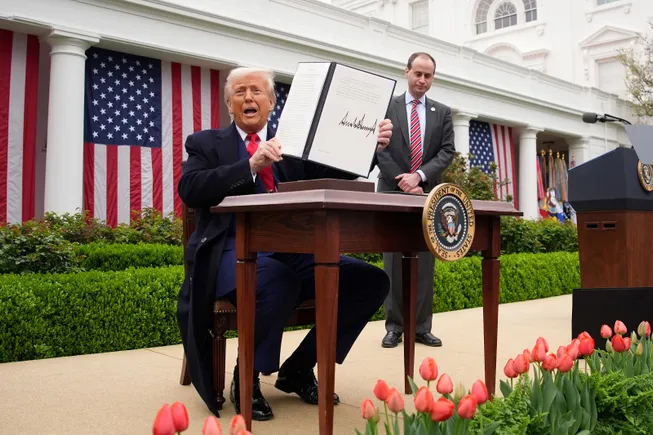 Trump orders agencies to enlarge technology