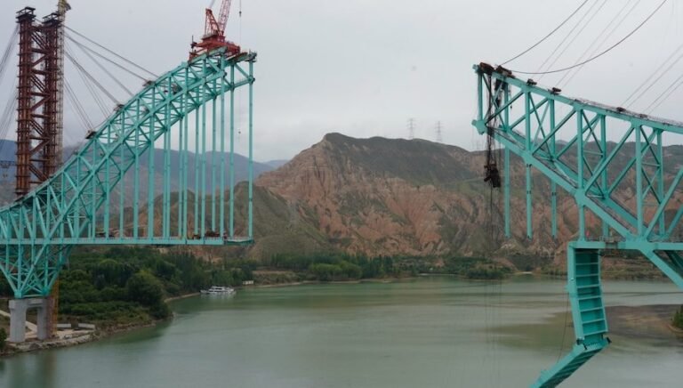 Spectacular Collapse of China Railway Bridge Nighttime Kiles 13