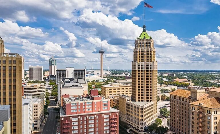The tower of the Torre de San Antonio tower is reborn as residences