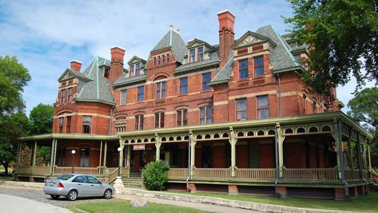 Team chosen for $100 million renovation of historic hotel in Chicago’s Pullman neighborhood