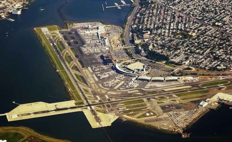 More repair kit for LaGuardia Airport runway sinkhole that has delayed flights