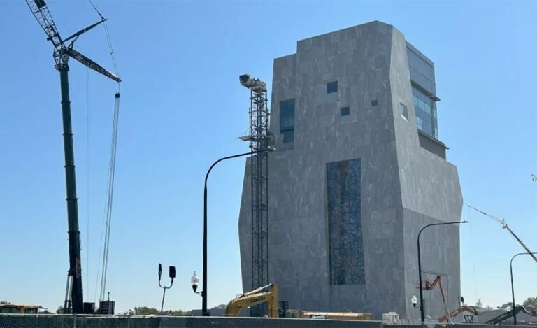 Obama Center opens doors as subcontractors say bills remain unpaid