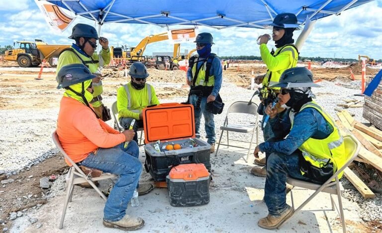 The heat at the beginning of the season puts the focus on the acclimatization of the workers at the works