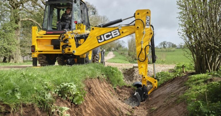 JCB launches £55,000 3CX Sitemaster backhoe