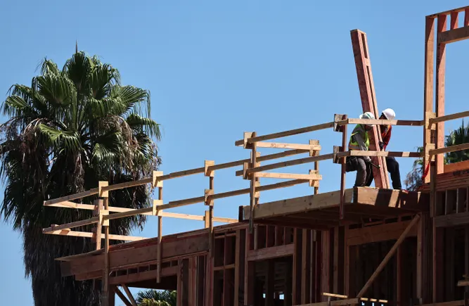 Multifamily starts plummeted nearly 16% in August