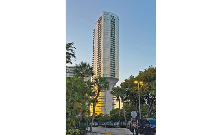 Award of Merit — Reform/Restoration: Una Residences