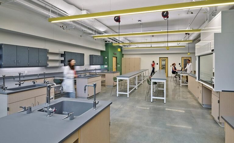Best K-12 Education: Washington International School Tregaron Science Building (“Le Center Brown”)