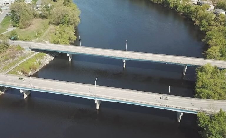 Hudson, NH Completing repairs to Veterans Memorial Bridge girder cracks